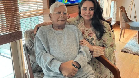 बेटी हो तो रोहिणी आचार्या जैसी' लालू प्रसाद यादव की किडनी डोनर बिटिया पर BJP लीडर्स को भी हो रहा गर्व