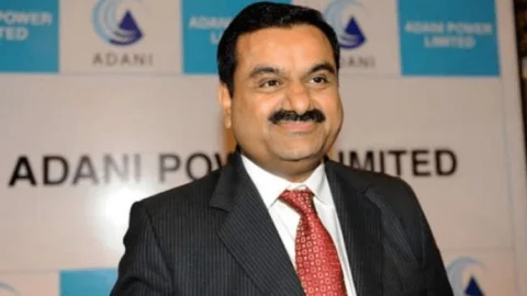 Hindenburg Adani Group: मात्र एक रिपोर्ट से Gautam Adani को 48000 करोड़ का नुकसान !