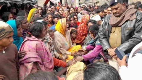 Bihar : मुजफ्फरपुर में हृदयविदारक घटना, गर्भवती महिला व तीन बेटियों की बॉडी पानी भरे गड्ढे में मिला