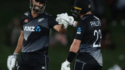 IND vs NZ 1st T20 : न्यूजीलैंड ने इंडिया को 21 रनों से हराया,  जीता पहला टी20 मैच