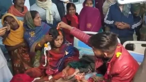 Bihar: एक्सीडेंट से खुल गयी लव स्टोरी की पोल, प्रेमी जोड़े ने हॉस्पिटल के बेड पर रचाई शादी, गवाह बने पेसेंट