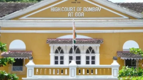 Bombay High Court: 'स्टूडेंट्स को पीटना और डांटना कोई क्राइम नहीं', बॉम्बे गोवा बेंच ने सुनाया बड़ा फैसला