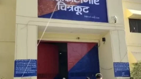Chitrakoot Jail Case: डिप्टी जेलर अरेस्ट, अब्बास अंसारी से वाइफ निखत को जेल में मिलवाने का आरोप