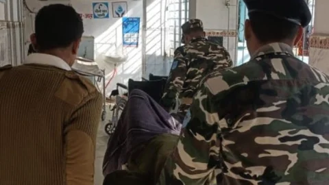 Bihar : इंडिया-नेपाल बोर्डर पर तैनात जवानों में हिंसक झड़प, इंसास से एक ने दूसरे को मारी गोली, हालत गंभीर