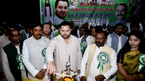 Bihar: 10 लाख नौकरी देने जा रहे हैं, एकजुट हो जाइए, बहरूपिए वोट मांगने आयेंगे, तीन सीट पर सिमटेगी BJP : तेजस्वी यादव