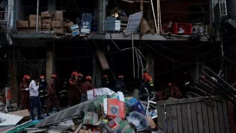 Bangladesh: ढाका की सात मंजिला बिल्डिंग में विस्फोट, 16 की मौत, 100 से ज्यादा घायल होने की 