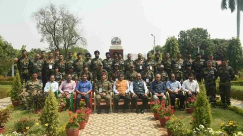Dhanbad: आर्मी 40 ऑफिसर्स को ट्रेनिंग दे रहा है सीएसआईआर