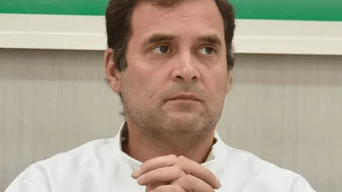 New Delhi: राहुल गांधी को सरकारी बंगला भी करना पड़ेगा खाली, लोकसभा की हाउसिंग कमेटी ने दिया नोटिस