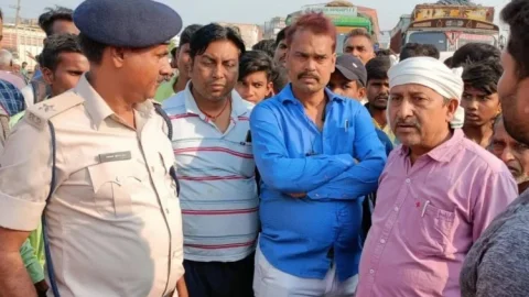 Bihar : गोपालगंज में हार्ट अटैक से हुई बुजुर्ग की मौत: बीजेपी MLC राजीव कुमार समेत चार के खिलाफ FIR, मौत के लिए जिम्मेदार ठहराया