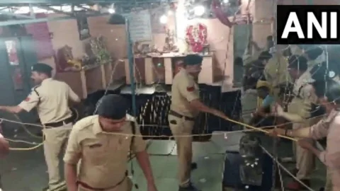 Madhya Pradesh: रामनवमी पर इंदौर में बड़ा हादसा, मंदिर में बावड़ी की छत ढही,12 लोगों की मौत