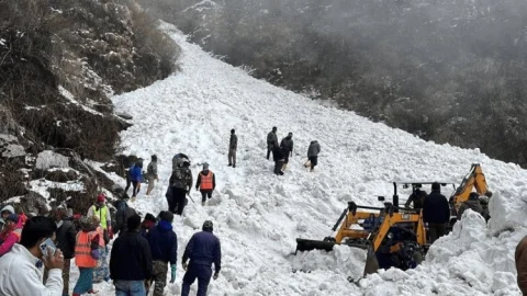 Sikkim: नाथुला के पास हिमस्खलन, सात पर्यटकों की मौत, 80 से ज्‍यादा के फंसे होने की आशंका