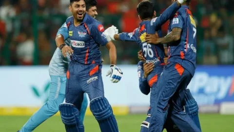 IPL 2023 : लखनऊ सुपरजायंट्स ने रॉयल चैलेंजर्स बैंगलोर को एक विकेट से हराया