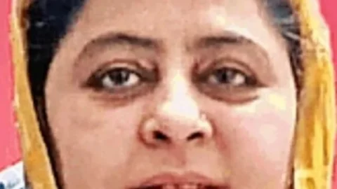 Uttar Pradesh : अतीक अहमद की बेगम शाइस्ता परवीन  के सरेंडर की अटकलें, प्रयागराज कोर्ट के बाहर की गई घेराबंदी