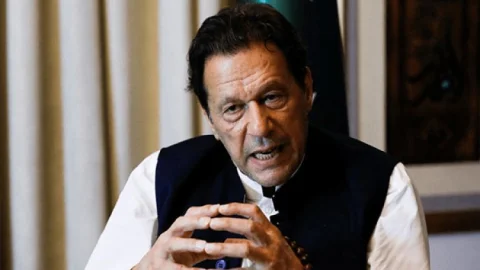 Pakistan :  सुप्रीम कोर्ट के आदेश  के बाद रिहा हुए इमरान खान,  भेजे गये पुलिस लाइन, आज हाई कोर्ट में  होगी पेशी