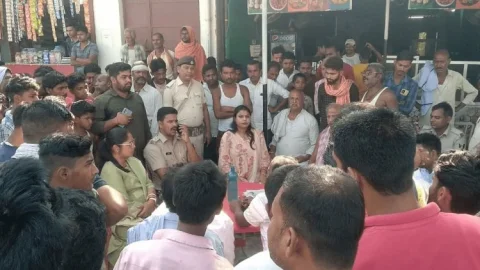 Bihar: समस्तीपुर में इंजीनियरिंग कॉलेज के स्टूडेंट्स ने काटा बवाल, ग्रामीणों को घर में घुसकर पीटा, तीन दर्जन घायल