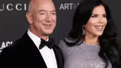Amazon के चीफ जेफ बेजोस ने लॉरेन सांचेज से की सगाई, 4100 करोड़ रुपये के सुपरयाट में बनवाई गर्लफ्रेंड की मूर्ति
