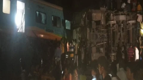 Odisha Train Accident: ओडिशा में भीषण रेल हादसे में 207  पैसेंजर्स की मौत, 900 से ज्यादा घायल