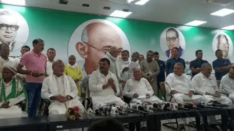 Bihar : 'माउंटेन मैन' दशरथ मांझी के बेटे और दामाद JDU में शामिल, जीतन राम मांझी को नीतीश कुमार ने दिया चोट  