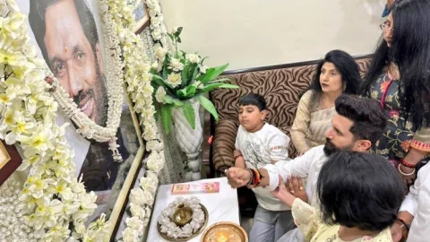 Bihar : रामविलास पासवान की जयंती पर चिराग ने भरी हुंकार, हाजीपुर से चुनाव लड़ने का किया ऐलान 