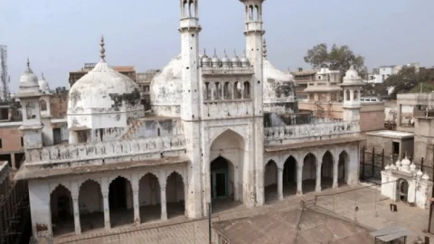 Gyanvapi Case: वजूखाने को छोड़कर ज्ञानवापी कैंपस के  शेष हिस्से का होगा ASI सर्वे, वाराणसी कोर्ट का फैसला