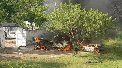 Nuh Violence: नूंह में उपद्रवियों का तांडव, दो होमगार्ड की मौत, सात पुलिसकर्मी घायल, दर्जनों वाहनों को जलाया