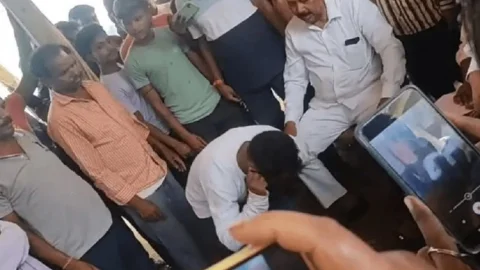 Jharkhand: महिलाओं का अश्लील वीडियो बना रहा था तौफिक, पिटाई,पंचायत में थूक चटवाकर मंगवायी माफी