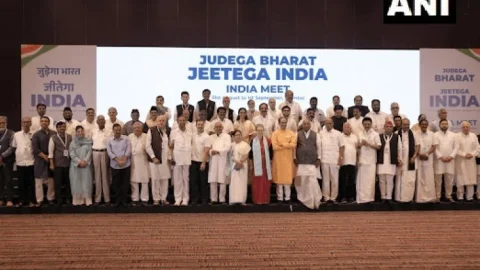I.N.D.I.A Alliance की मीटिंग, 13 सदस्यों की कोआर्डिनेशन कमेटी बनी, नहीं होगा कोई संयोजक, नारा तैयार