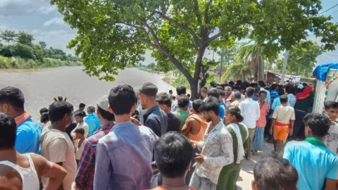 Bihar: मुजफ्फरपुर में स्कूली बच्चों से भरी  नाव बागमती नदी में पलटी, 18 को सुरक्षित निकाला गया, कई अभी भी लापता