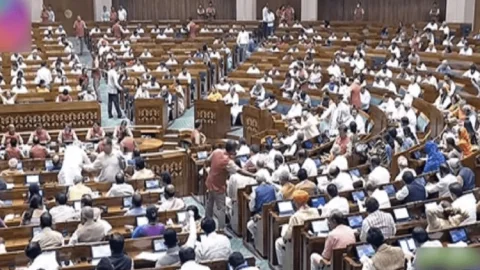 Women Reservation Bill: महिला आरक्षण बिल लोकसभा से पास, समर्थन में पड़े 454 व विरोध में दो वेट पड़े