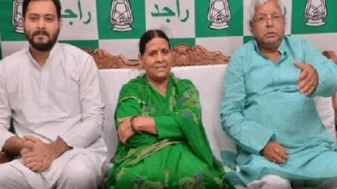 Land For Job Scam: लालू,राबड़ी व तेजस्वी यादव को कोर्ट में पेश होने का आदेश,17 आरोपितों को समन 