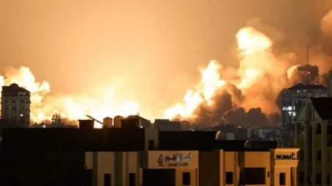 Israel- Hamas War : हमास के हमले में छह सौ इजरायली की मौत, इजरायल ने मार गिराये 400 आतंकी