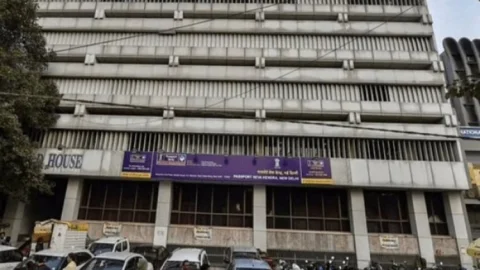 National Herald Case : AJL की संपत्ति जब्ती के खिलाफ लंबी कानूनी लड़ाई की तैयारी में जुटी कांग्रेस  
