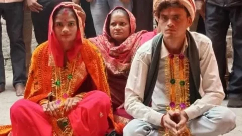 Uttar Pradesh: सीतापुर के प्रिंस को शाहजहांपुर की आफरीन से हुआ लव, मंद‍िर में रचाई शादी