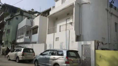 Jharkhand: CM हेमंत सोरेन के प्रेस एडवाइजर पिंटू समेत झारखंड व कोलकाता के 12 ठिकानों पर ईडी की रेड