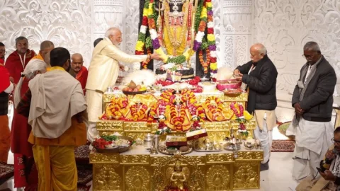 Ramlala Pran Pratistha: राम मंदिर के गर्भगृह में रामलला प्रतिष्ठित,अब रामलला टेंट में नहीं भव्य मंदिर में रहेंगे