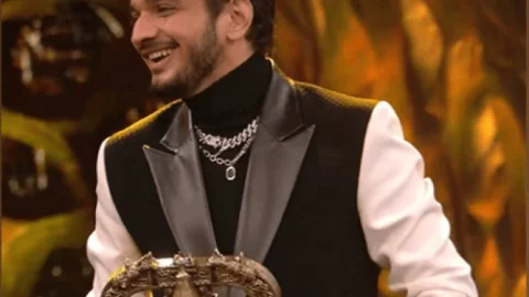 Bigg Boss 17 Winner Munawar Faruqui: मुनव्वर फारूकी बिग बॉस विनर, ट्रॉफी-कार के साथ मिले 50 लाख