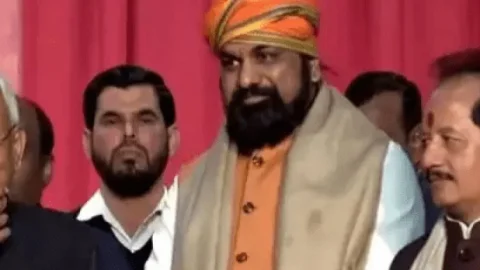 Bihar: 'नीतीश कुमार को कंट्रोल में रखने की रणनीति, सम्राट, विजय को डिप्टी CM बनाकर आक्रामक पारी खेलेगी BJP