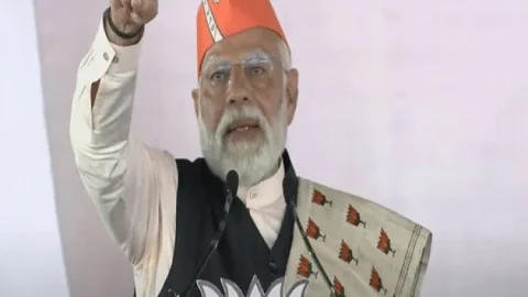 PM Narendra Modi Dhanbad visit : अबकी बार 400 पार का नारा ऐसे ही नहीं लग रहा, मोदी की गारंटी में है दम: नरेंद्र मोदी