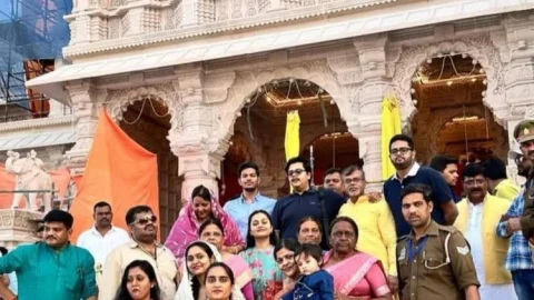 Jharkhand : झरिया से कांग्रेस MLA पूर्णिमा नीरज सिंह पहुंची अयोध्या, फैमिली संग शेयर कीं फोटो