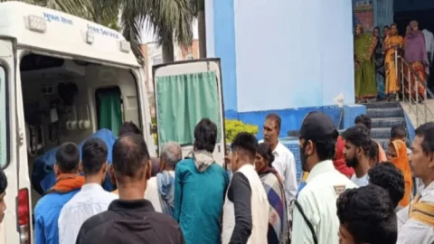 Bihar: खगड़िया में दर्दनाक रोड एक्सिडेंट, ट्रैक्टर से टकराई बारातियों की कार, चार बच्चों समेत आठ की मौत