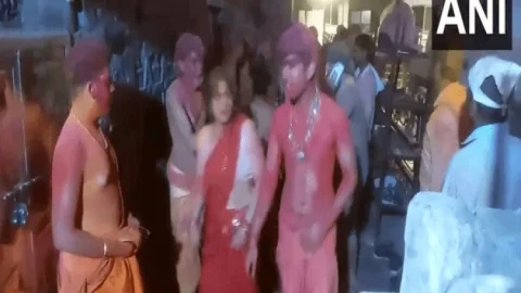 Ujjain Fire: उज्जैन महाकाल मंदिर में हादसा, भस्म आरती के दौरान होली खेलते समय गर्भगृह में लगी आग, 13 पुजारी झुलसे