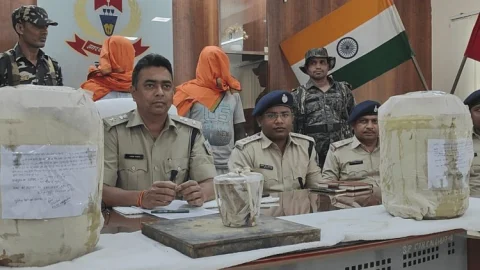 Jharkhand: चतरा पुलिस को मिली बड़ी सफलता, डेढ़ करोड़ के ब्राउन सुगर के साथ दो भाई अरेस्ट