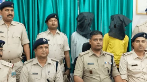 Jharkhand: रिम्स से फरार क्रिमिनल सरायकेला में अरेस्ट, मर्डर की बना रहा था प्लांनिग, पिस्तौल व कारतूस बरामद