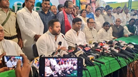 Lok Sabha Election 2024 Bihar: महागठबंधन में शामिल हुए मुकेश सहनी, RJD ने दिया तीन लोकसभा सीट