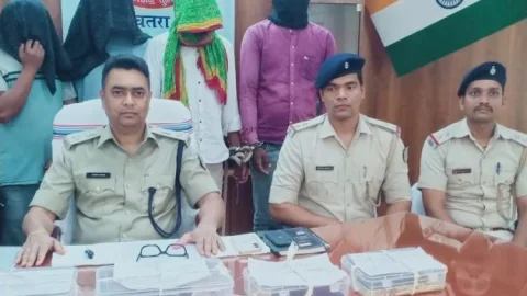 Jharkhand: चतरा में पुलिस को मिली बड़ी सफलता, अमेरिकन पिस्टल के साथ चार उग्रवादी अरेस्ट