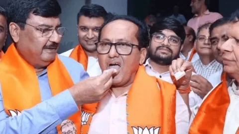 Lok Sabha Election 2024: वोटिंग से पहले ही BJP ने जीत ली सूरत लोकसभा सीट, मुकेश दलाल निर्विरोध निर्वाचित
