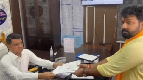 Bihar Lok Sabha Elections 2024: काराकाट से भोजपुरी सुपर स्टार पवन सिंह किया नामांकन