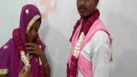 Uttar Pradesh: दो बच्चों को छोड़कर रुबीना ने प्रेमी प्रमोद से की शादी