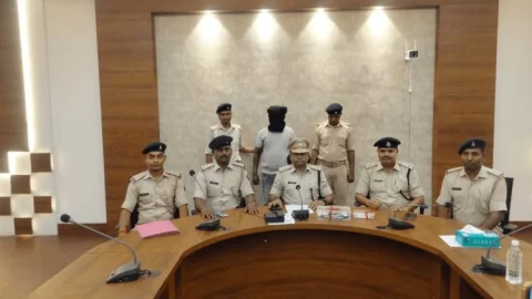 Jharkhand:नक्सली समरित गंझू आर्म्स के साथ अरेस्ट, रामगढ़ पुलिस ने ससुराल से दबोचा