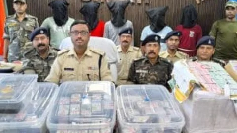 Jharkhand: गिरिडीह पुलिस का बड़ा एक्शन, 15 लाख के अवैध लॉटरी टिकट के साथ पांच अरेस्ट